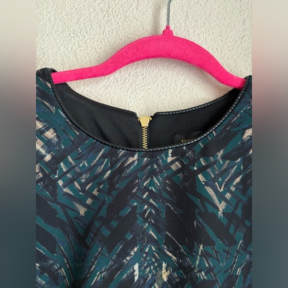 Donna Karan New York Dark Green Abstract Scuba Knit Leather Trim Sheath Dress 4 - Picture 7 of 13